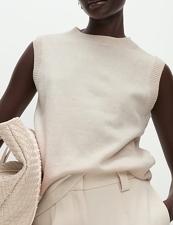 Air-Yarn Crew Neck Knitted Vest
