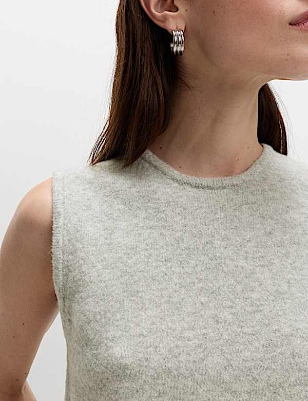 Strickweste mit Rundhalsausschnitt und Baumwollanteil - AT