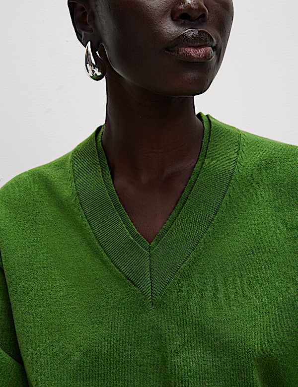 Air-Yarn V-Neck Jumper