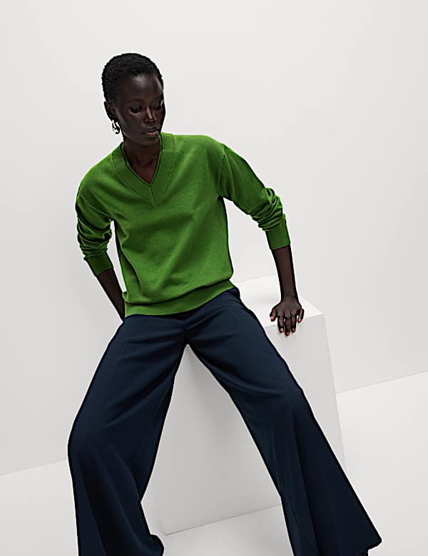 Air-Yarn V-Neck Jumper