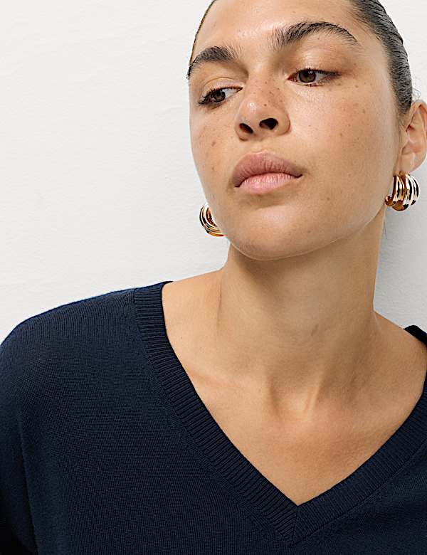 Pure Merino Wool V-Neck Jumper - HU