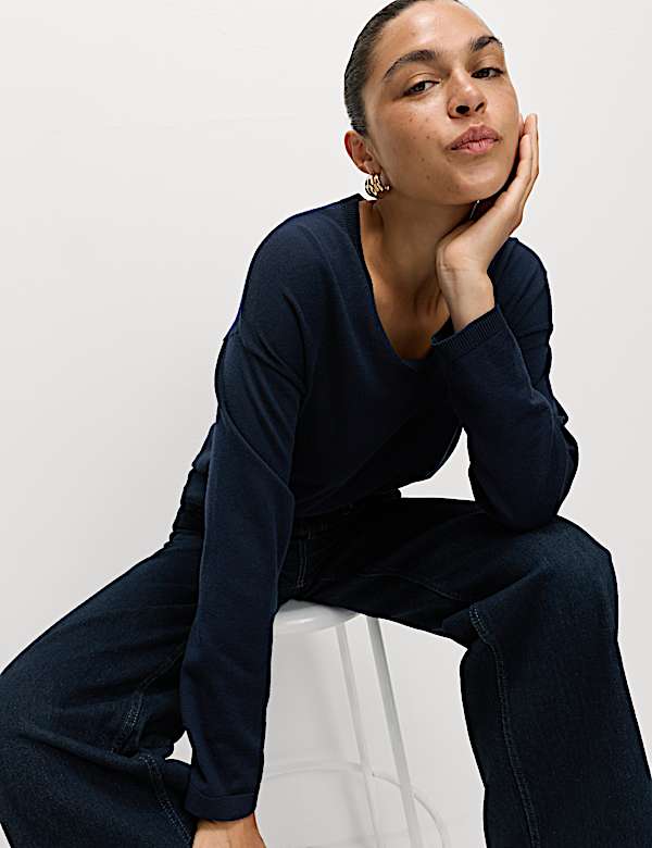 Pure Merino Wool V-Neck Jumper - HU