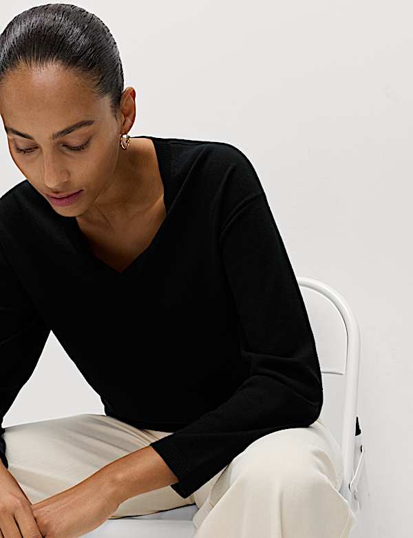 Pure Merino Wool V-Neck Jumper - BE