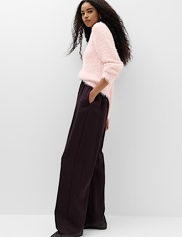 Textured Crew Neck Jumper - CN