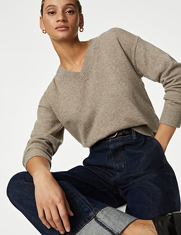 V-Neck Jumper