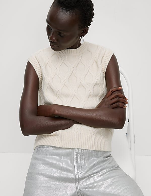 Cloud-Yarn Textured Knitted Vest - JE