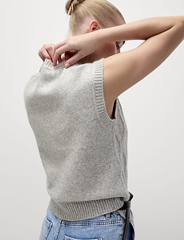 Cloud-Yarn Textured Knitted Vest