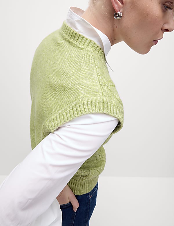 Cloud-Yarn Textured Knitted Vest