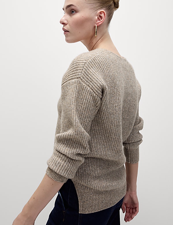 Cloud-Yarn Ribbed V-Neck Split Hem Jumper - BG