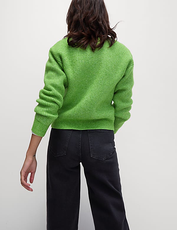 Gerippte Strickjacke mit Knopfleiste vorne - DE