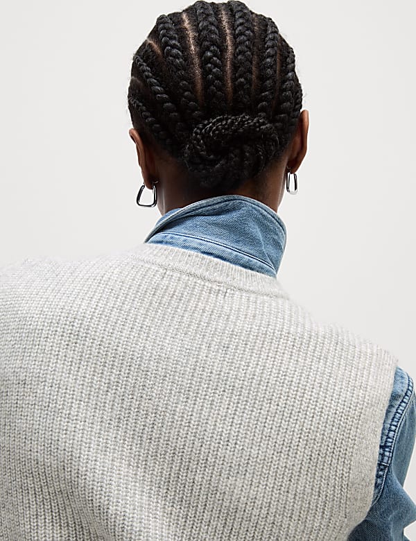 Cloud-yarn Knitted Crew Neck Waistcoat
