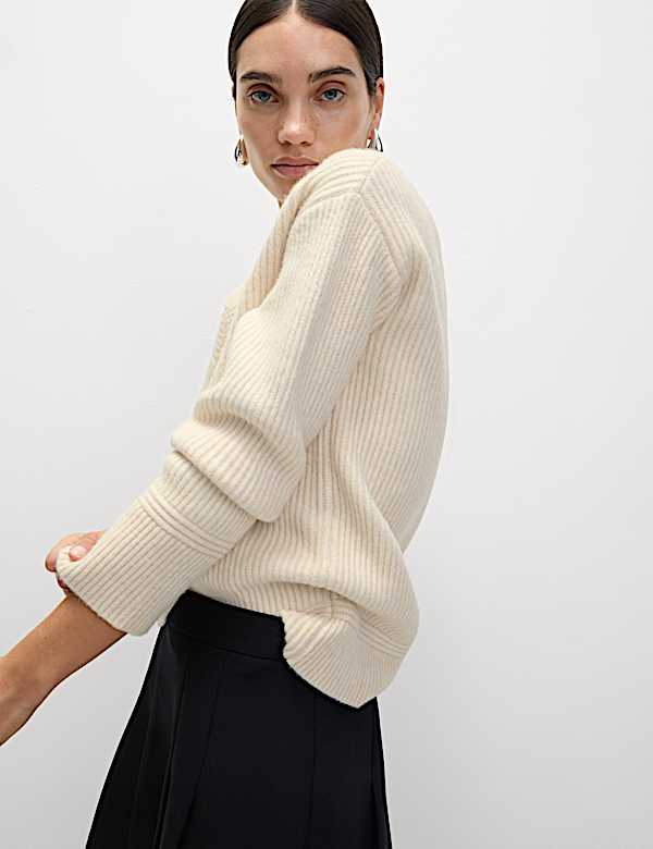Cloud-Yarn Ribbed V-Neck Jumper - US