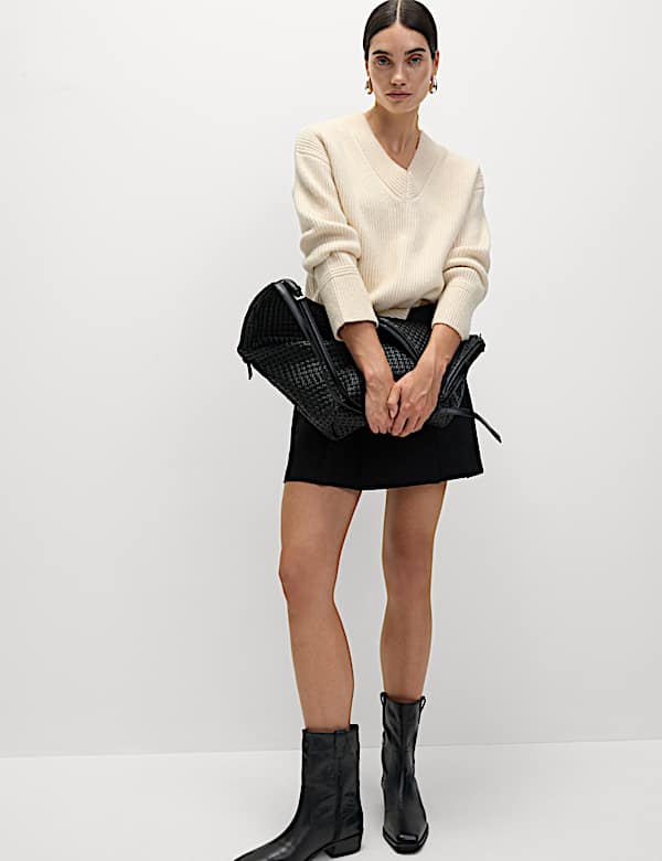 Cloud-Yarn Ribbed V-Neck Jumper - HR