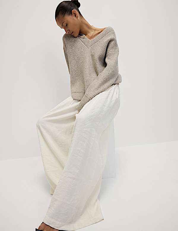 Cloud-Yarn Ribbed V-Neck Jumper - RO