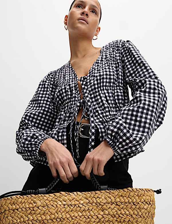 Bluse mit hohem Baumwollanteil, Vichy-Karos und Bindedetail vorne - AT