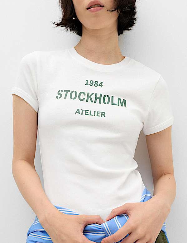 Zuiver katoenen T-shirt met slanke pasvorm en grafisch motief - BE