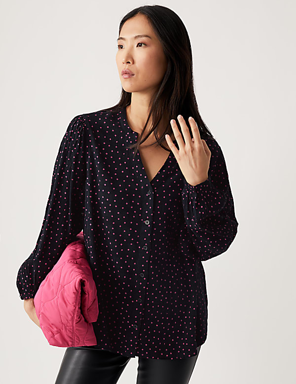 Bequeme Bluse aus Baumwollmischung mit V-Ausschnitt und Muster - AT