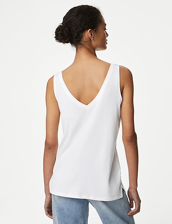 Bequemes Oberteil mit V-Ausschnitt - DE