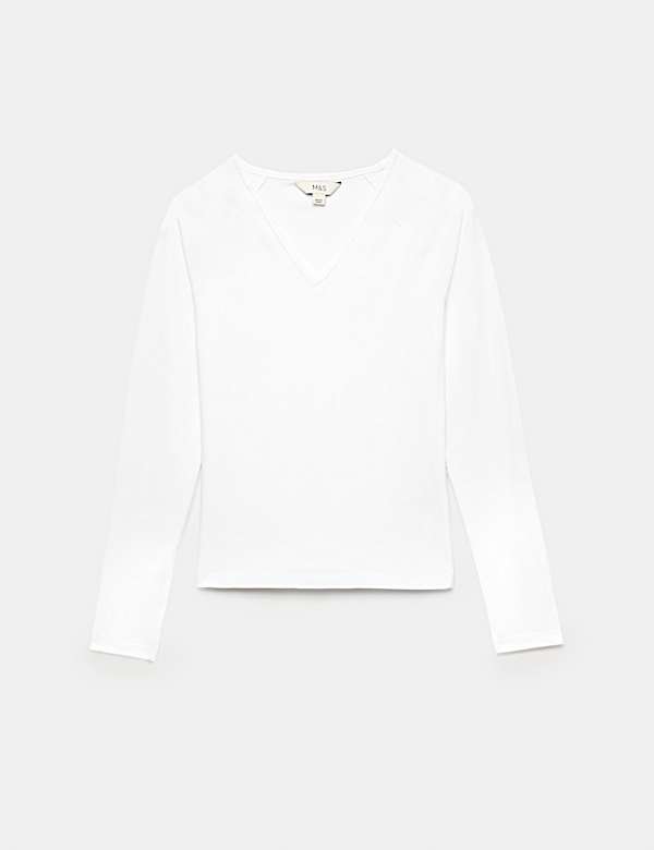 Top de manga ragl&aacute;n de algod&oacute;n de cuello en pico - US