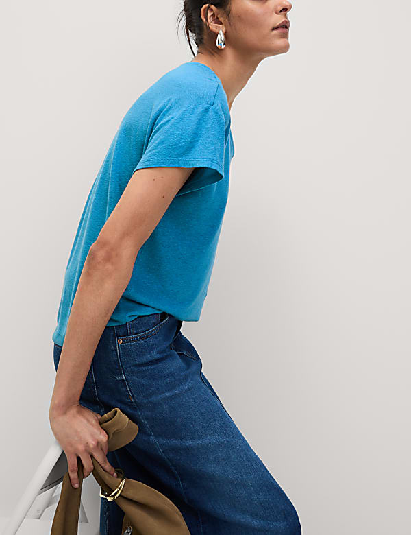 Linen Blend V-Neck Regular Fit T-Shirt - AU