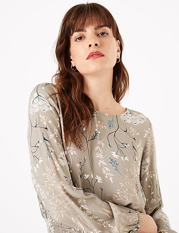 Floral Print Smocked Waisted Blouse