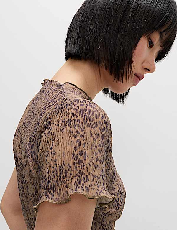 Mesh Printed Short Sleeve T-Shirt - AU