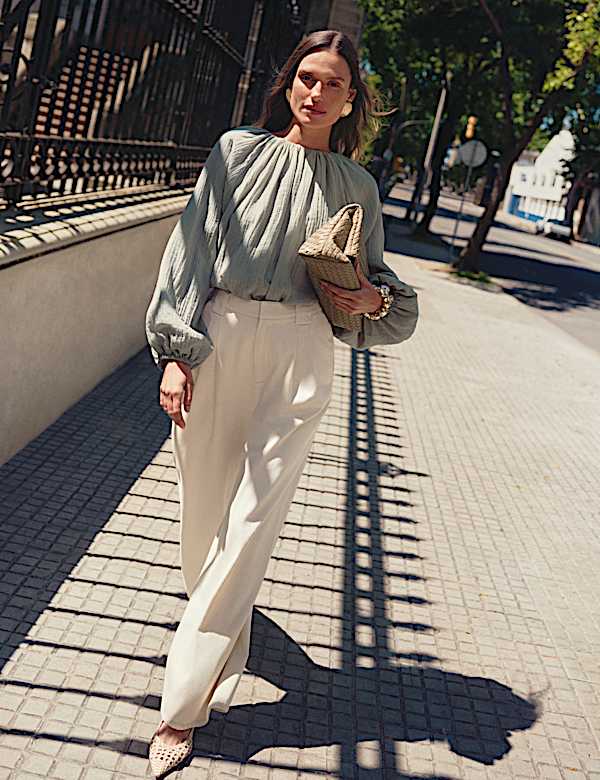 Strukturierte Bluse mit hohem Lyocellanteil und gepufftem Saum - AT