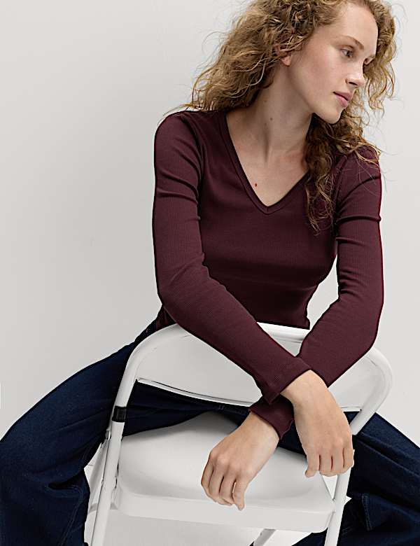 Ριμπ φανελάκι σε στενή γραμμή με λαιμόκοψη V και υψηλή περιεκτικότητα σε βαμβάκι - GR