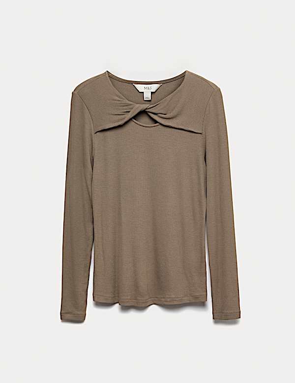 Top acanalado con detalle de retorcido en la parte delantera - US