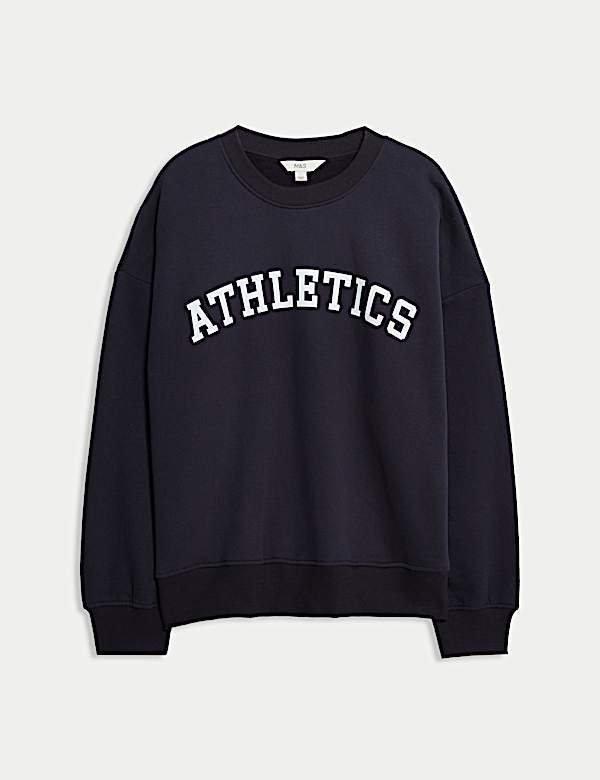 Sweatshirt mit hohem Baumwollanteil, Rundhalsausschnitt und Schriftzug - AT