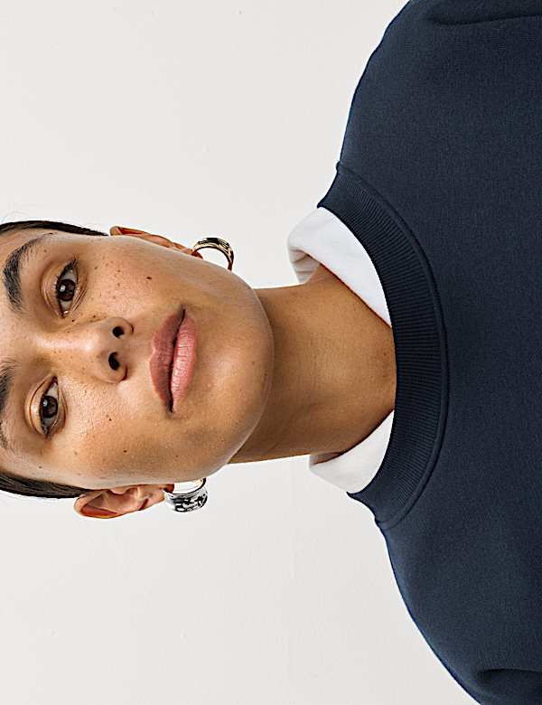 Sweatshirt Bahan Katun Kerah Bundar - ID