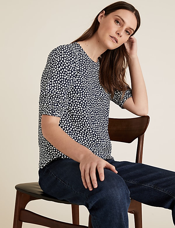 Ditsy Floral Round Neck Puff Sleeve Top
