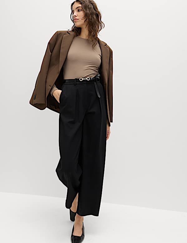 Slim Fit Crew Neck Long Sleeve Top - DK