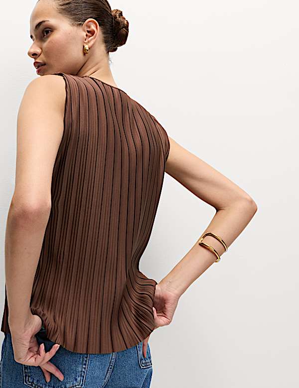 Plisse V-Neck Button Through Waistcoat - BE