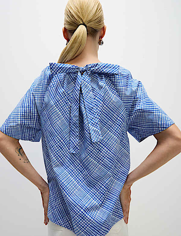 Blusa 100 % algodón con detalle de lazada en la parte trasera - US