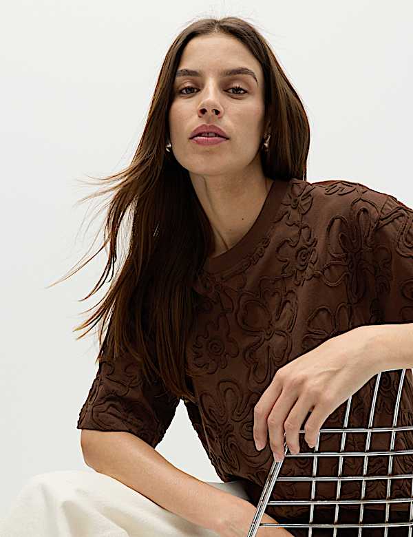 Pure Cotton Appliqu&eacute; T-Shirt - DK