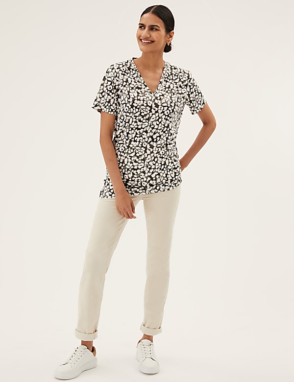 Printed V-Neck Relaxed Longline T-Shirt