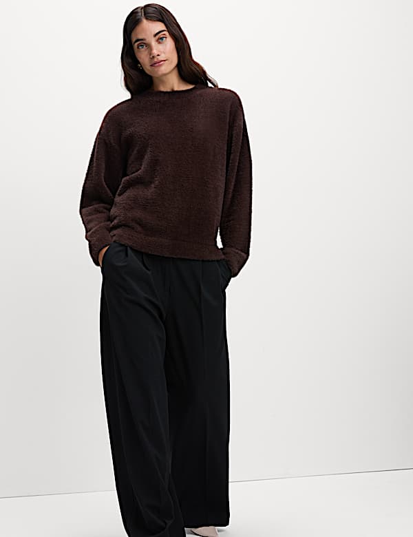 Crew Neck Cosy Sweatshirt - JE