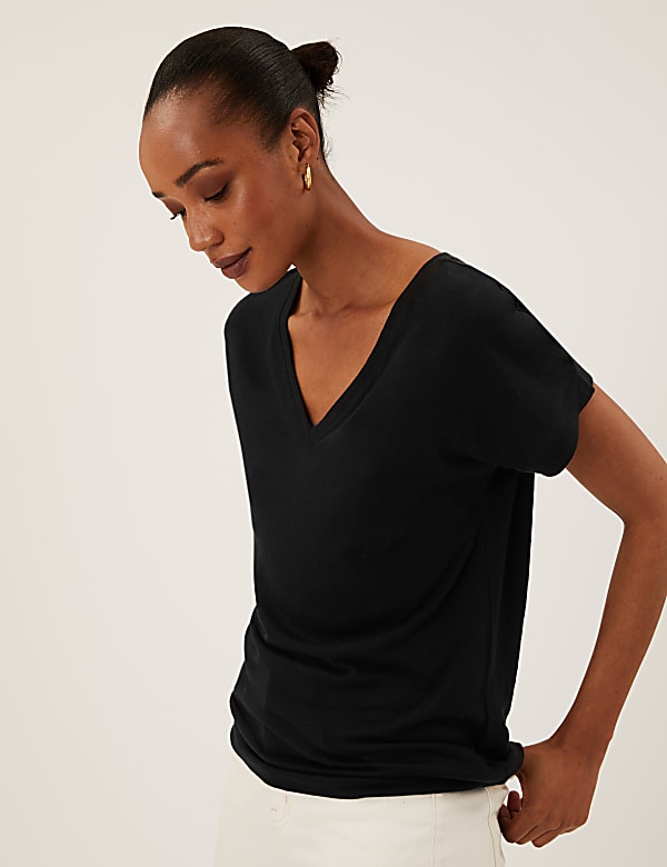 Linen Rich V-Neck Short Sleeve T-Shirt