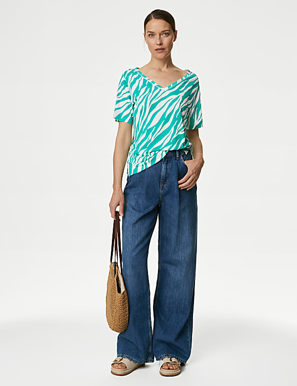 Linen Blend Printed V-Neck Top