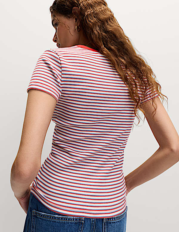 Prążkowana koszulka w paski z mieszanki z przewagą bawełny - PL