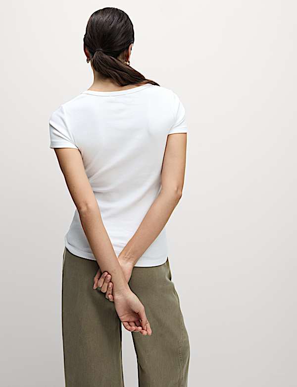 Camiseta de algod&oacute;n con escote abierto - ES