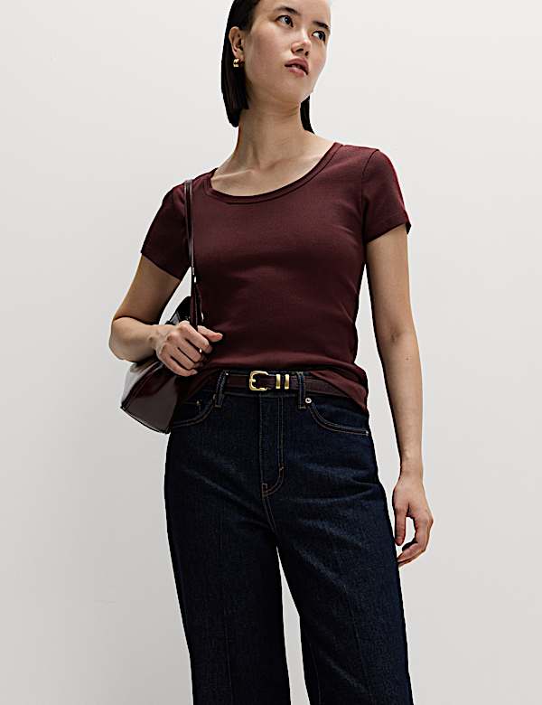 חולצת טי מבד עשיר בכותנה עם צווארון עגול ורחב - IL