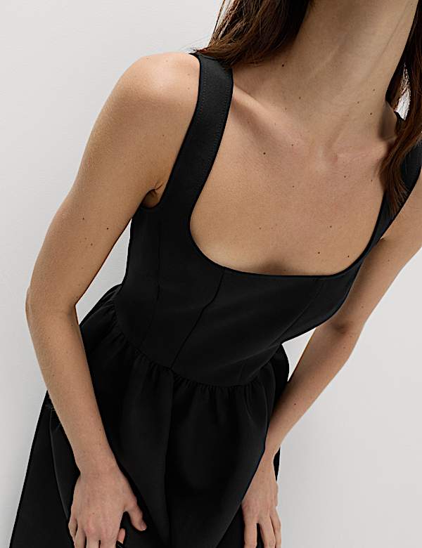 Midi-Skaterkleid mit eckigem Ausschnitt - DE
