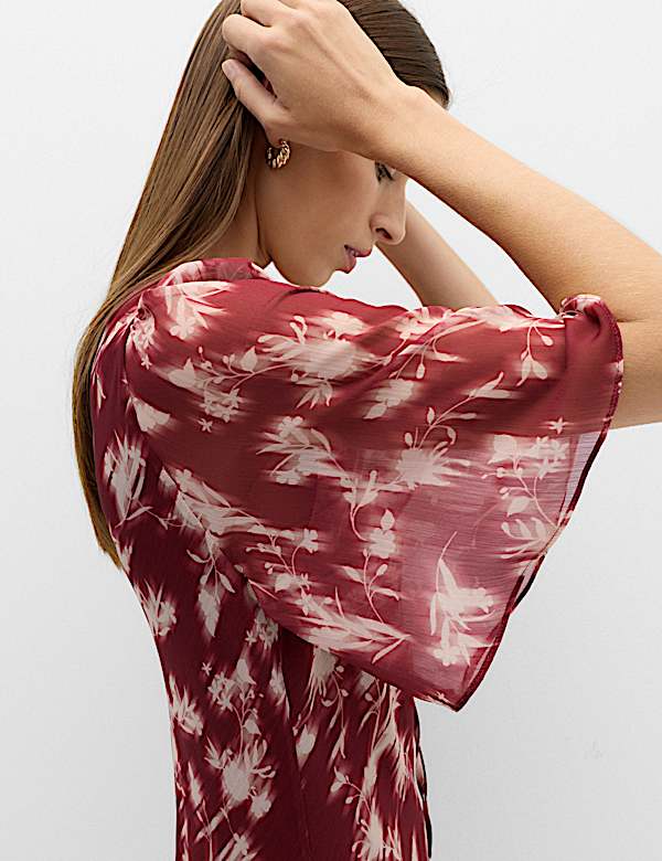 Robe midi avec col en V &agrave; nouer en mousseline florale - CH