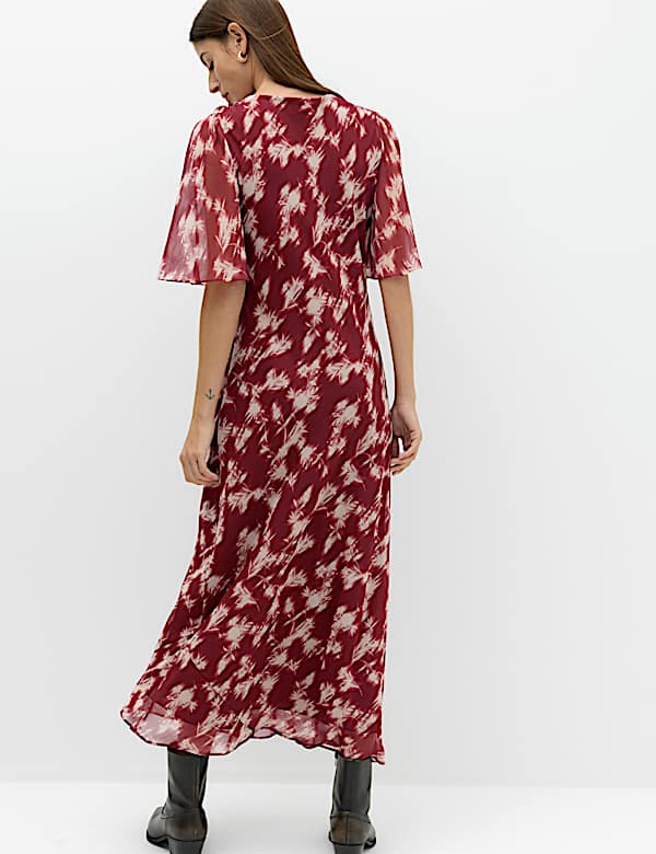 Robe midi avec col en V &agrave; nouer en mousseline florale - CH