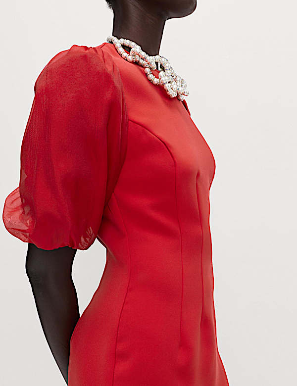 Robe tube coupe courte en organza &agrave; manches bouffantes - BE