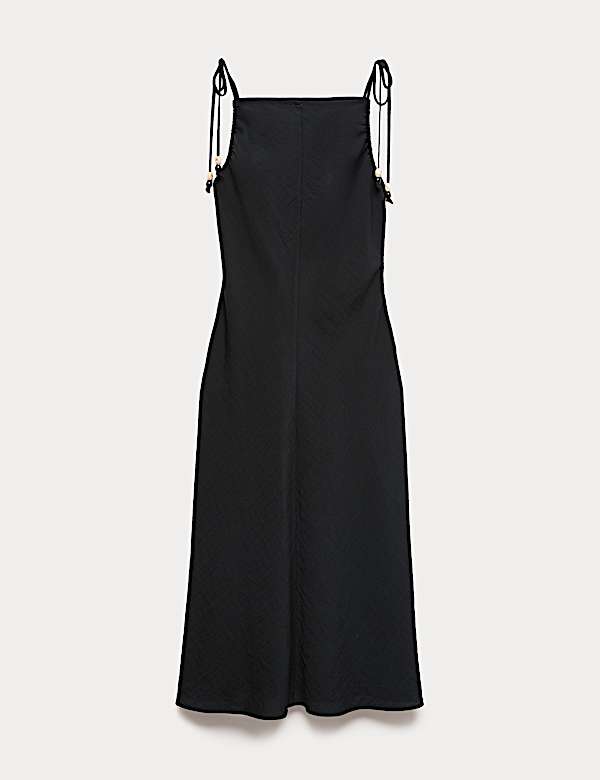 Robe midi coupe droite &agrave; encolure carr&eacute;e, bretelles et perles - BE