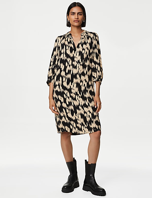 Printed V-Neck Knee Length Shift Dress