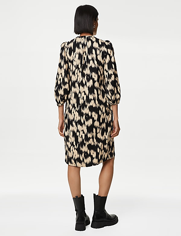 Printed V-Neck Knee Length Shift Dress